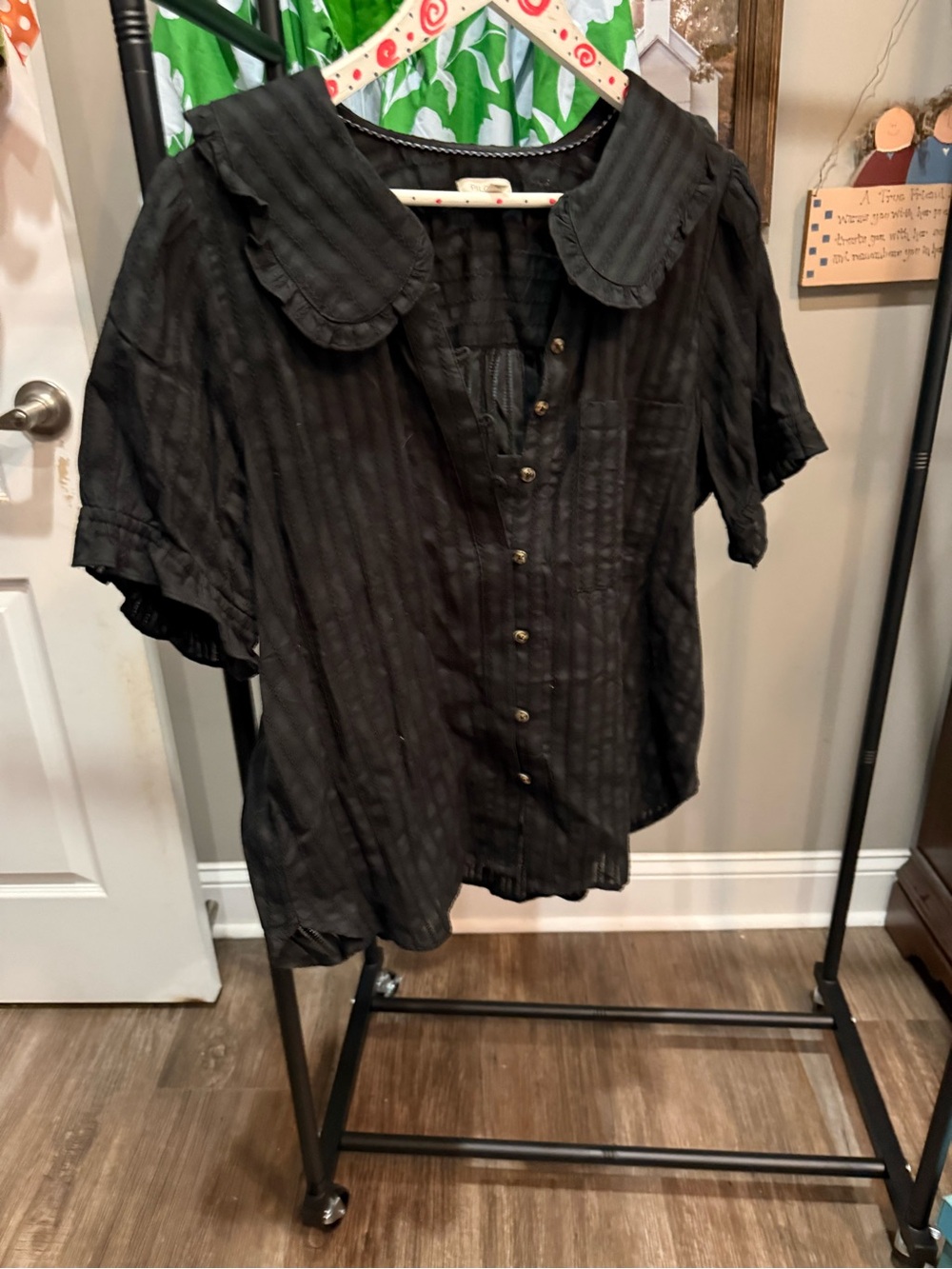 Pilcro Black Button-Front Short Sleeve Top with Ruffled Collar